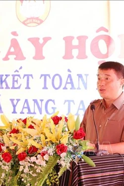 Bí thư Đảng ủy Khối doanh nghiệp Trung ương Y Thanh Hà Niê Kdăm phát biểu tại ngày hội. Ảnh: Hoài Thu – TTXVN.