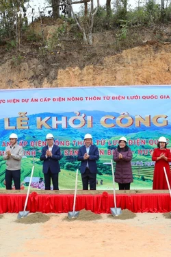 Khởi công dự án cấp điện cho 13 thôn, bản khó khăn huyện biên giới Nậm Pồ