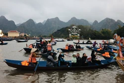 Không tổ chức lễ hội tràn lan gây tốn kém, lãng phí thời gian, tiền bạc