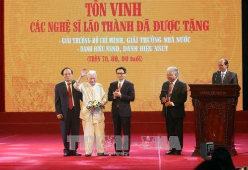 Phó Thủ tướng Vũ Đức Đam: Nghệ thuật sân khấu góp phần phát triển các giá trị văn hóa của dân tộc