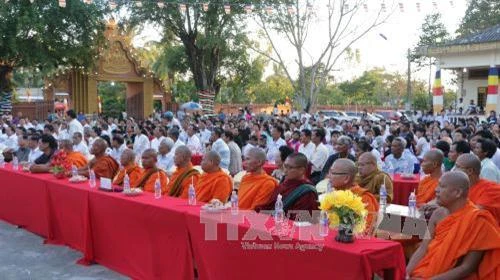 Phổ biến chính sách, pháp luật cho chức sắc tôn giáo vùng đồng bào Khmer