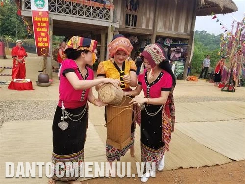 “Chợ phiên vùng cao Sơn La điểm hẹn” tại Làng Văn hóa – Du lịch các dân tộc Việt Nam