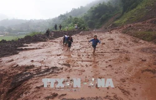 Mưa lũ gây ách tắc cục bộ nhiều tuyến đường ở Điện Biên