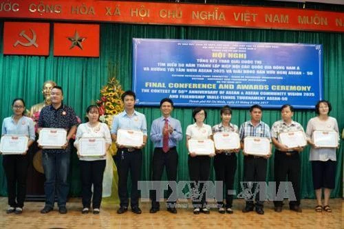 Trao giải cuộc thi tìm hiểu 50 năm thành lập ASEAN