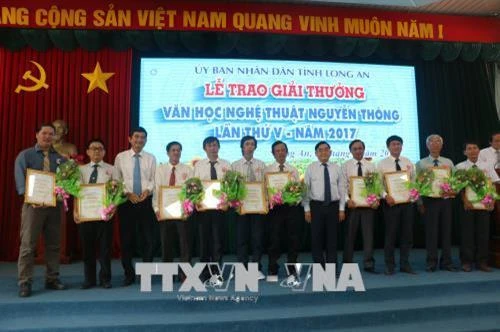 Tri ân những đóng góp của các văn nghệ sĩ trong lĩnh vực văn học nghệ thuật