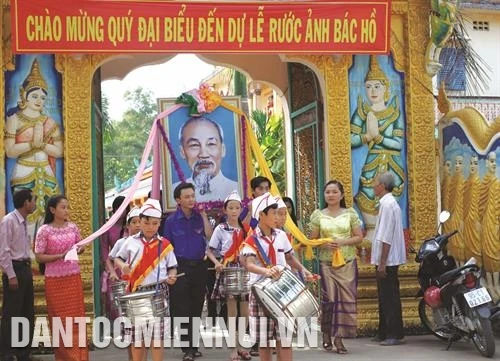 Tấm lòng người Khmer ở Hậu Giang với Bác Hồ