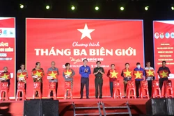 Khởi động Tháng Thanh niên năm 2025 và chương trình “Tháng Ba biên giới” với chủ đề “Tôi yêu Tổ quốc tôi” ở Long An