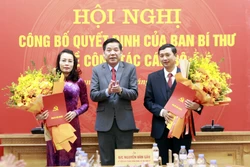 Công bố quyết định chuẩn y bà Nguyễn Thị Hương và ông Nguyễn Việt Oanh làm Phó Bí thư Tỉnh ủy Bắc Giang