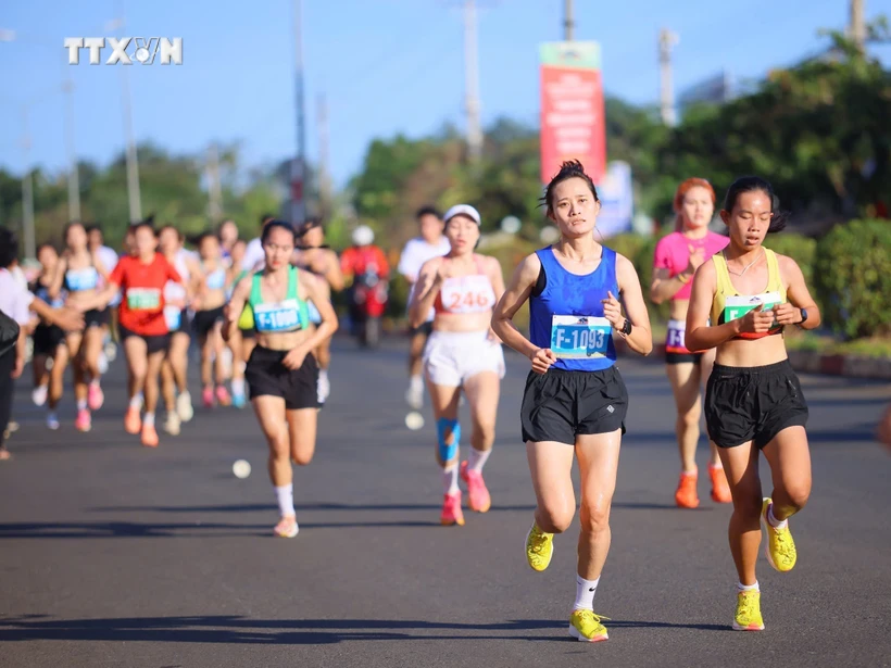 Hơn 1.700 vận động viên tranh tài “Chinh phục đỉnh cao Bà Rá” tại Bình Phước