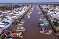 Với hơn 72km bờ biển, có các cửa sông chính ra Biển Đông là Định An, Trần Đề và Mỹ Thanh, Sóc Trăng hiện là nơi hội tụ nhiều yếu tố thuận lợi để phát triển kinh tế biển. Ảnh: An Hiếu