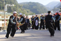 Nhiều hoạt động đặc sắc chào đón du khách tại Festival khèn Mông và Lễ hội hoa Tớ dày