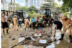 Ứng phó kịp thời dịch bệnh, vệ sinh môi trường trong và sau mưa lũ