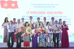 Kon Tum tuyên dương giáo viên dạy giỏi, học sinh có thành tích, sáng kiến tốt