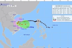 Hướng di chuyển của bão số 6, cập nhật lúc 7 giờ, ngày 27/10. Ảnh: TTXVN phát