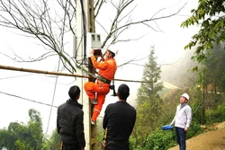 Nhiều khu vực khó khăn của Lào Cai được cấp điện lưới Quốc gia trước thềm năm mới